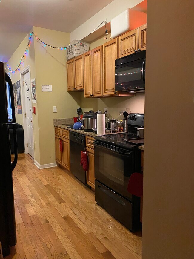 Photo - 1637 W Diamond