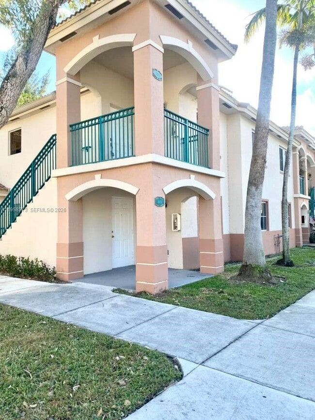 Building Photo - 1270 SE 31st Ct Unit 201-35