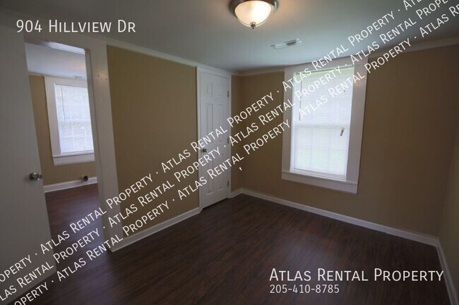 Photo - 904 Hillview Dr