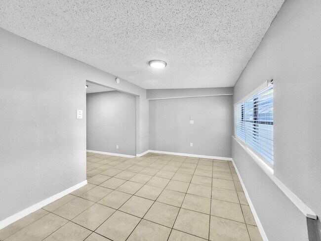 Photo - 12201 106th St