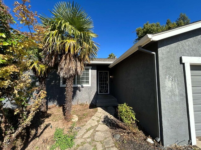 Photo - Refreshed 4bed 2bath in Roseville