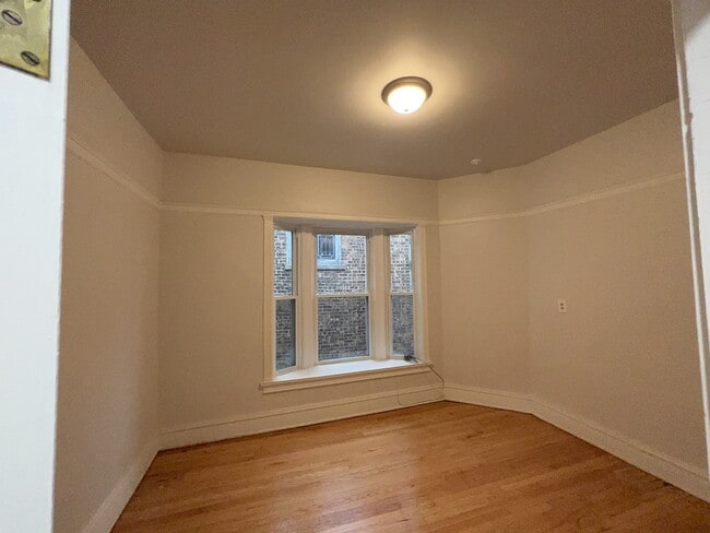 Photo - 4944 S Michigan Ave Unit 3