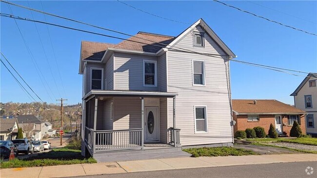Building Photo - 122 Elm St Rental