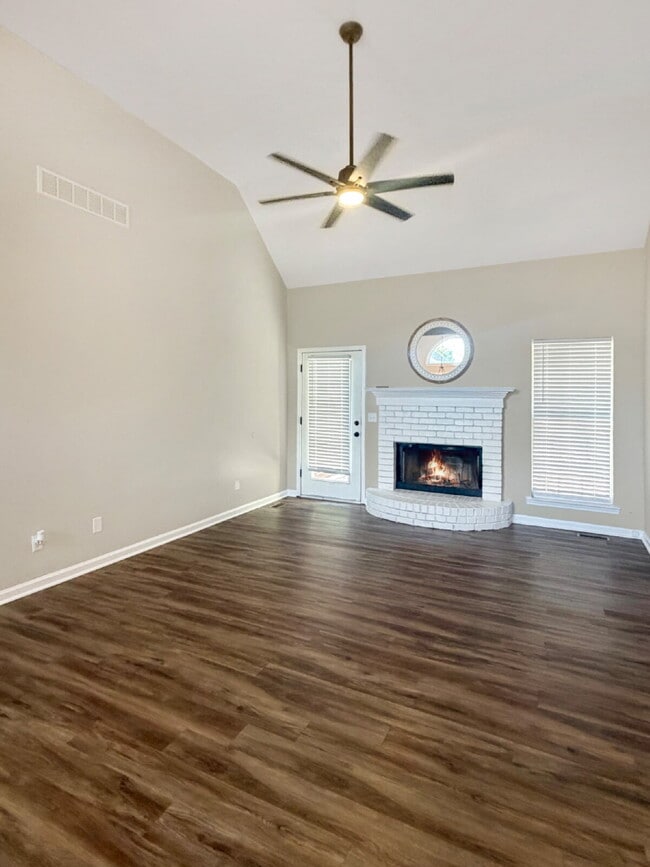 3834 Covered Bridge Pl