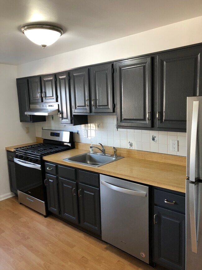 Photo - 380 Main St Unit 27