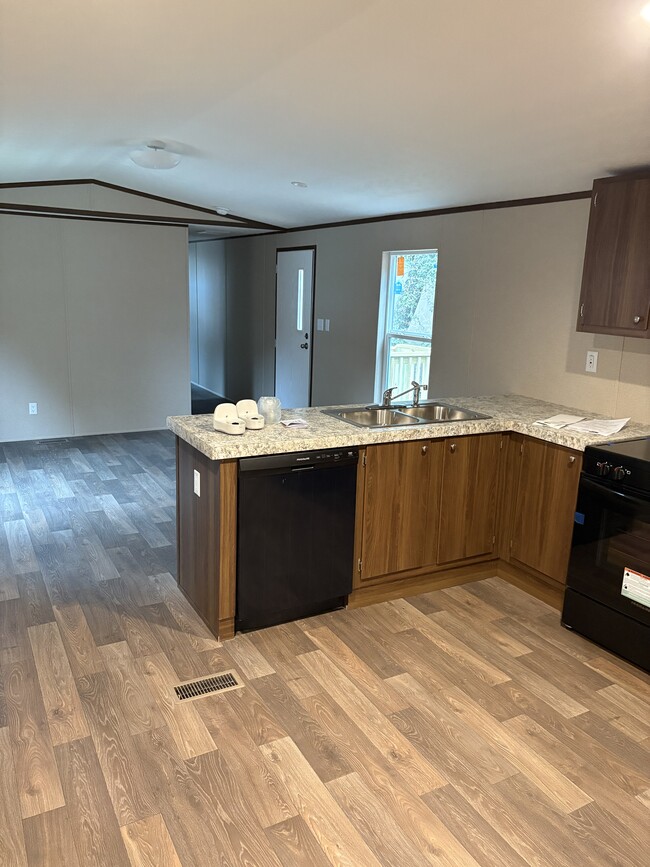 Photo - 7214 Comstock Cove