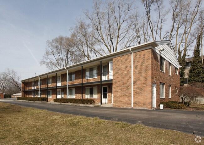 510 N Rochester Rd
