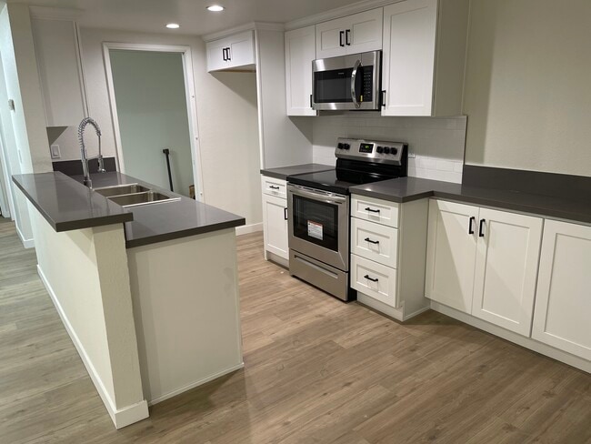 Photo - 1517 E Garfield Ave Unit 60