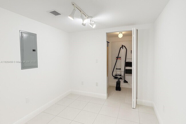 Photo - 350 S Miami Ave Unidad 1206