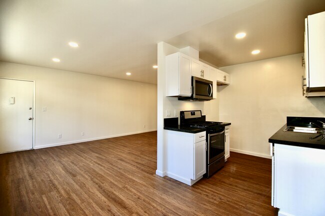 Photo - 6140 Whitsett Ave Unidad 2