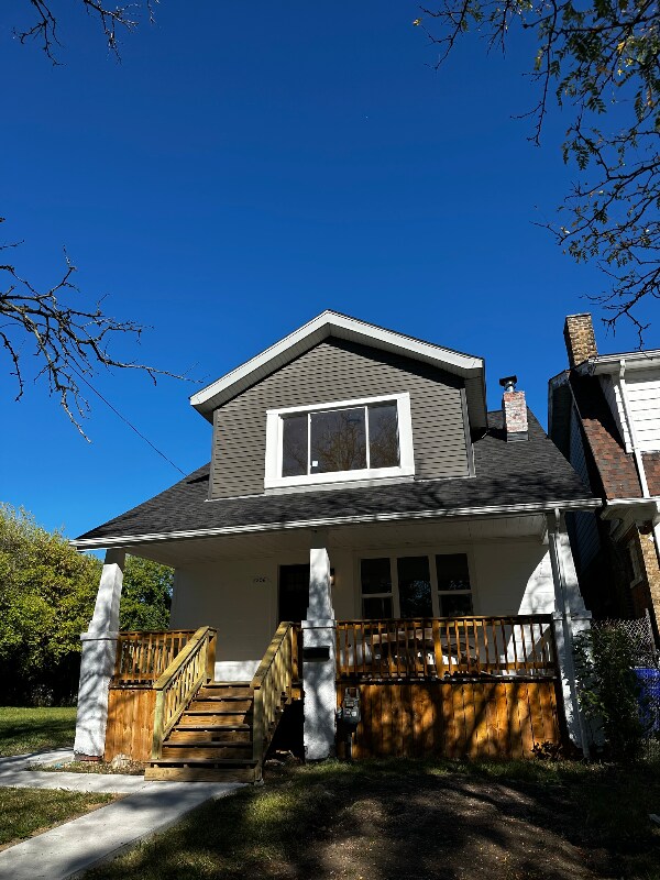 Photo - 2256 Tuxedo St