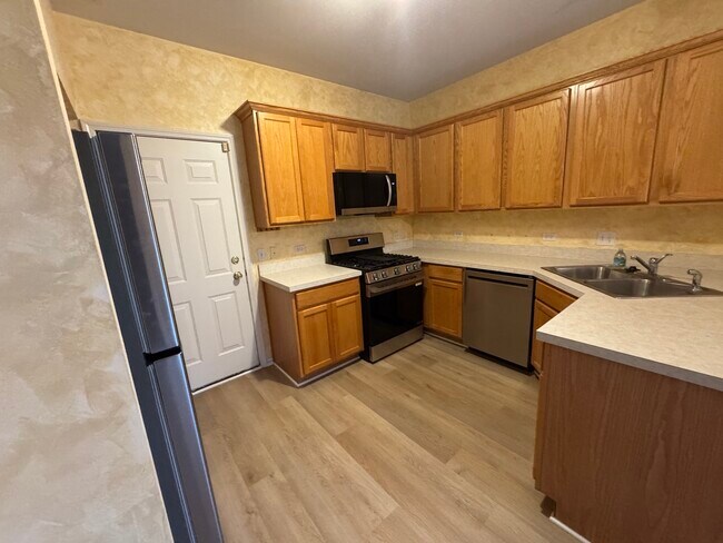 2365 Sunrise Cir