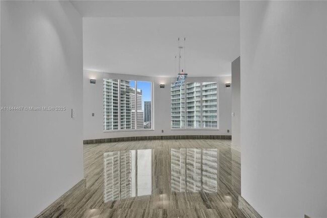 Photo - 901 Brickell Key Blvd Unidad 3204