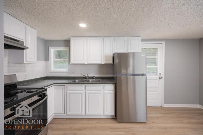 Photo - 530 S 71st St