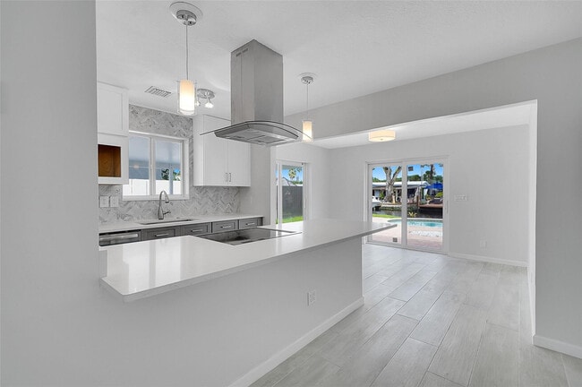 Photo - 4710 SW 43rd Ave