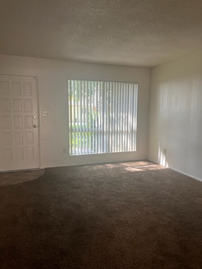 Photo - 2200 Courtleigh Dr Unit D