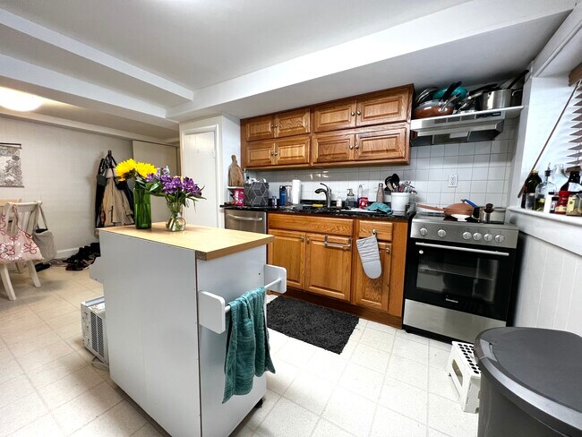 Photo - 1750 Beacon St Unit 10