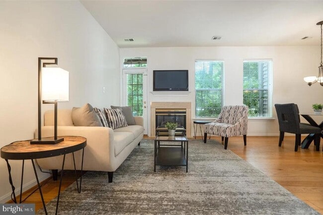 Photo - 1300 Windleaf Dr Unit 154
