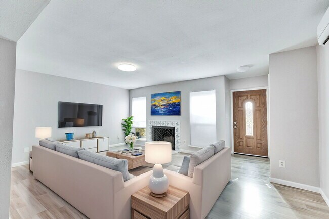 Photo - 2705 Northeast Dr Unidad A 1