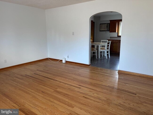 Photo - 8105 Winchester Ave