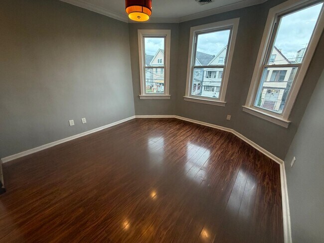 98 Trask Ave