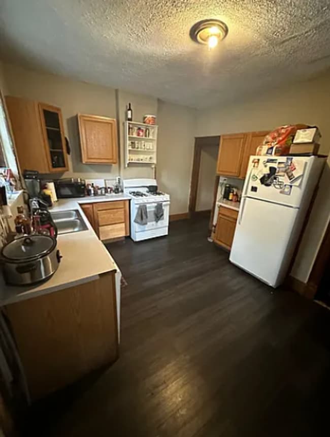 Photo - 5 Bedroom House Available Next to UC Campus