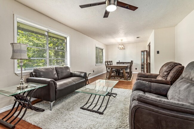 Building Photo - 1385 Howell St Rental
