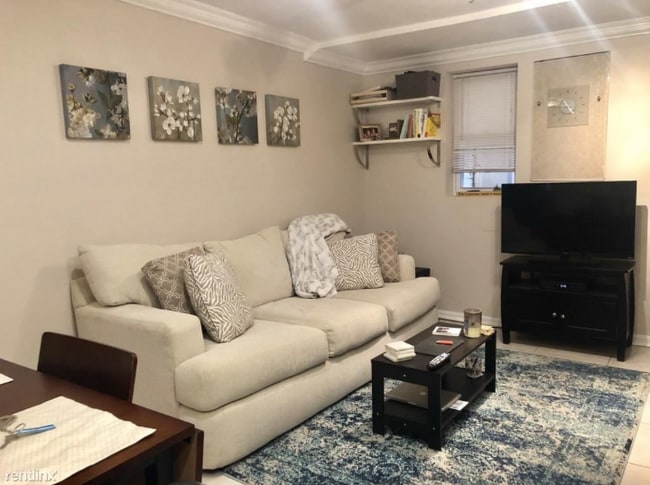 Photo - 902 I St SE Unit B