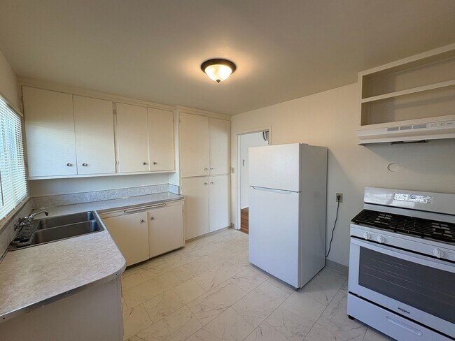 Photo - 3 Bed 1 Bath