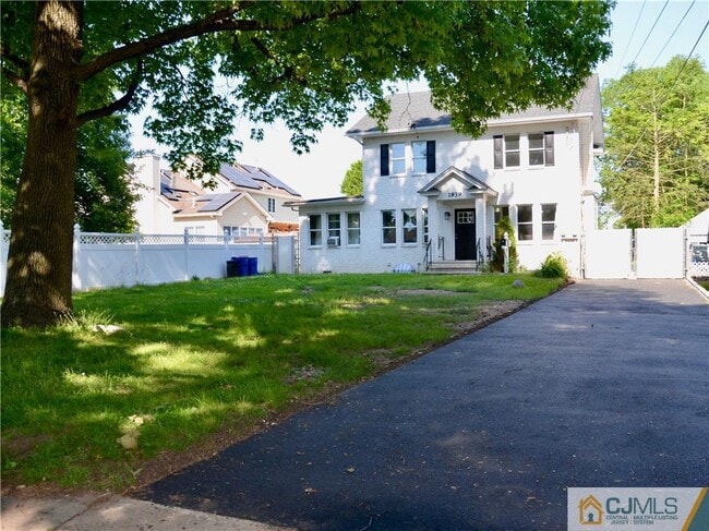 Photo - 1939 Plainfield Ave Apartamento