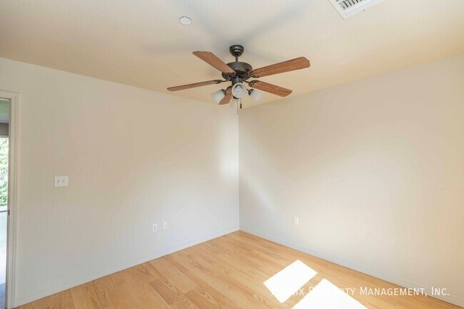 Photo - 203 27th St Unit D