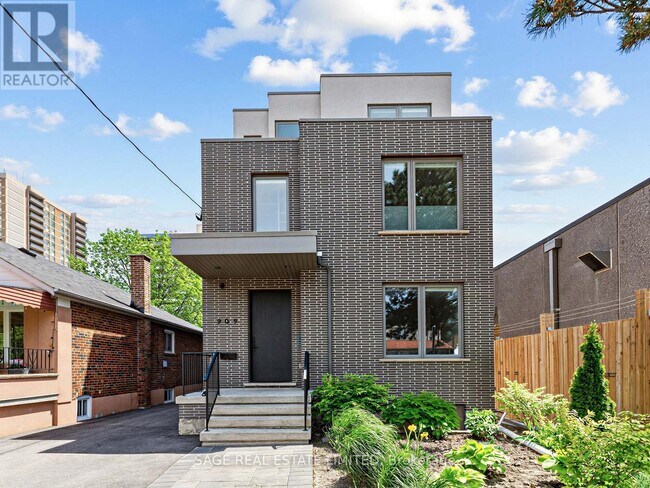 Photo - 909 Castlefield Ave Unit 1
