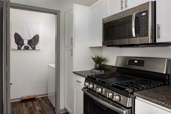 Photo - Highlands at Dearborn Apartments