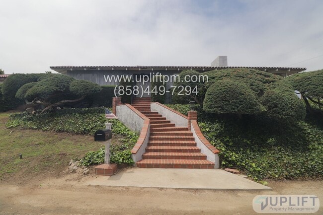 3 Bed, 2.5 Bath Corner Lot Home Near the B... - 3 Bed, 2.5 Bath Corner Lot Home Near the B...