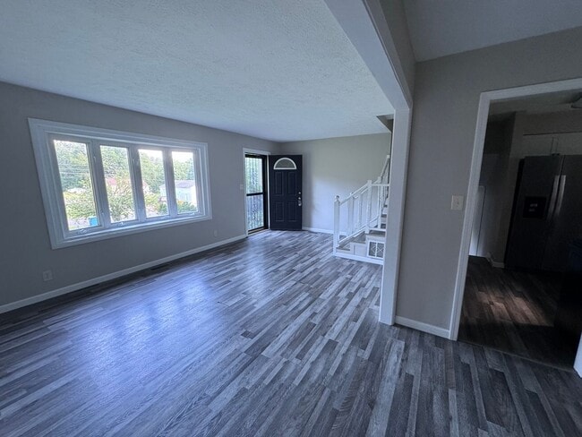Photo - 4045 Old Mayfield Rd