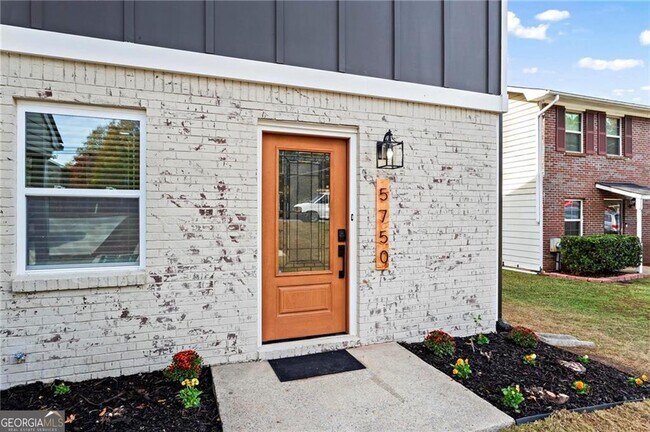 Photo - 5750 Old Gordon Rd