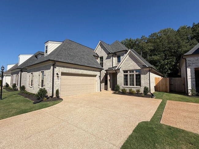 Building Photo - 592 Holden Dr