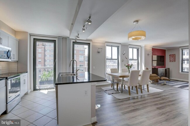 Photo - 616 E Street NW Unit 718 Unidad 718