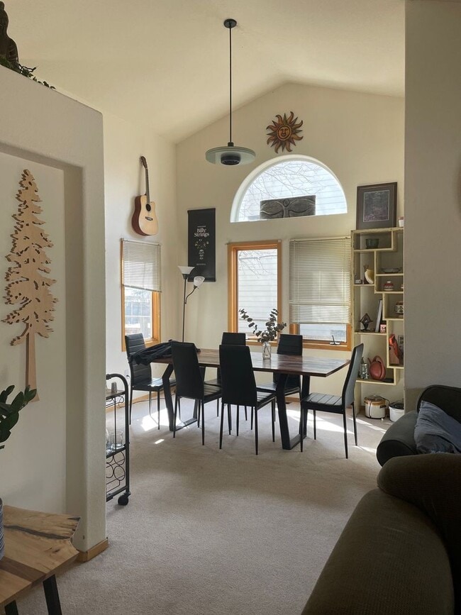 Building Photo - Spacious 4b/3ba House in North Boulder! Available NOW!