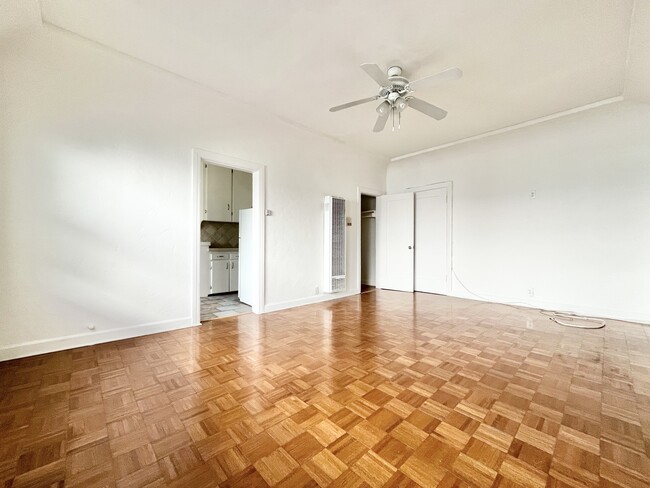 Building Photo - 625 Cochran Ave Unit 10 Rental