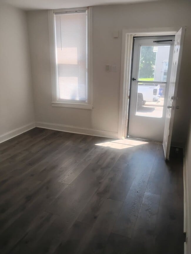 Photo - 269 E Bringhurst St
