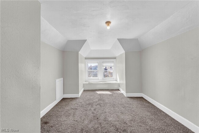 Photo - 9720 Denison Ave Unidad 2/UP