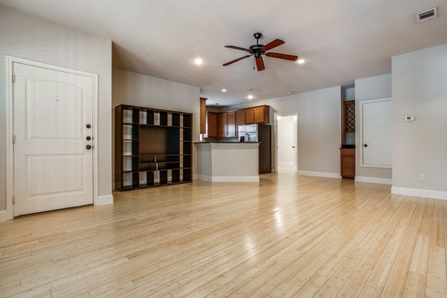 Photo - 3125 Waits Ave