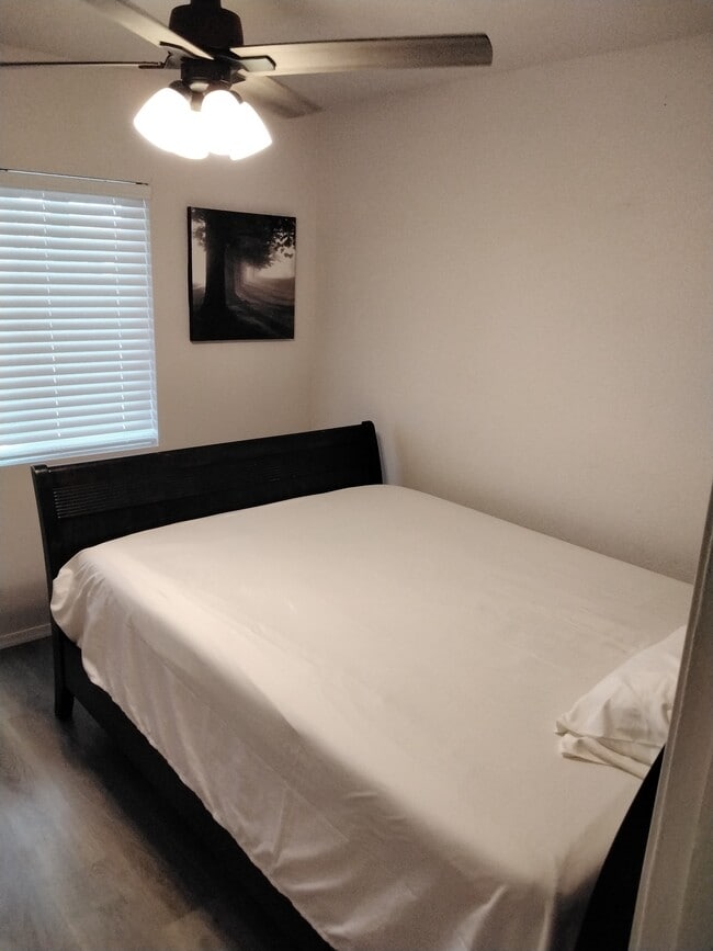 Photo - 3253 W Country Gables Dr