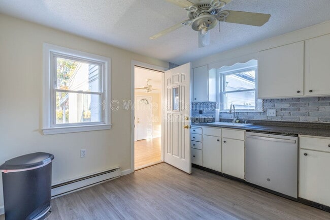 Photo - 183 Thompson Rd