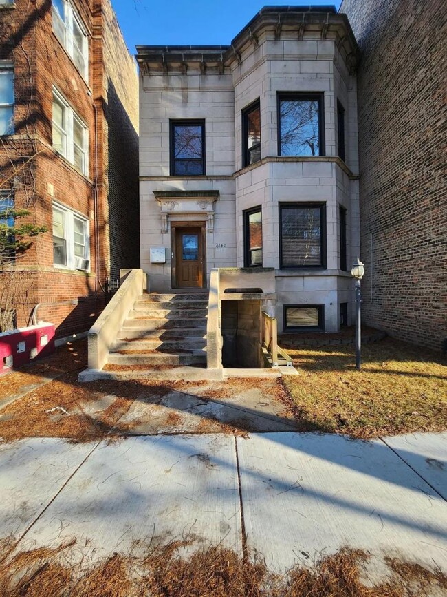 4 bedroom in Chicago IL 60637 - 4 bedroom in Chicago IL 60637 Condo Unit 2