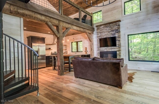 Photo - 6287 Riverview Rd