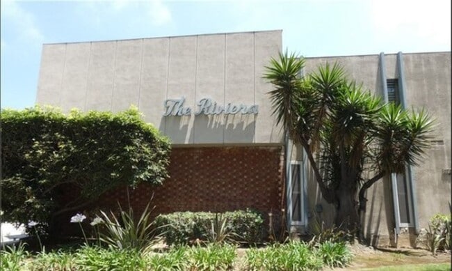 Second-floor 1-bedroom apartment in Whittier. - Second-floor 1-bedroom apartment in Whittier.