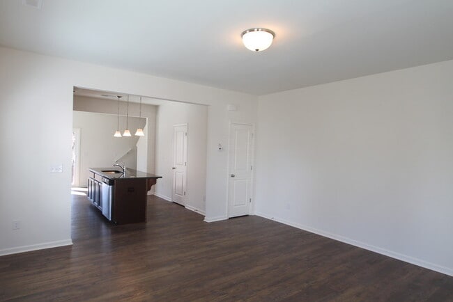 Photo - 2BD Townhome minutes from Downtown Pinevil...