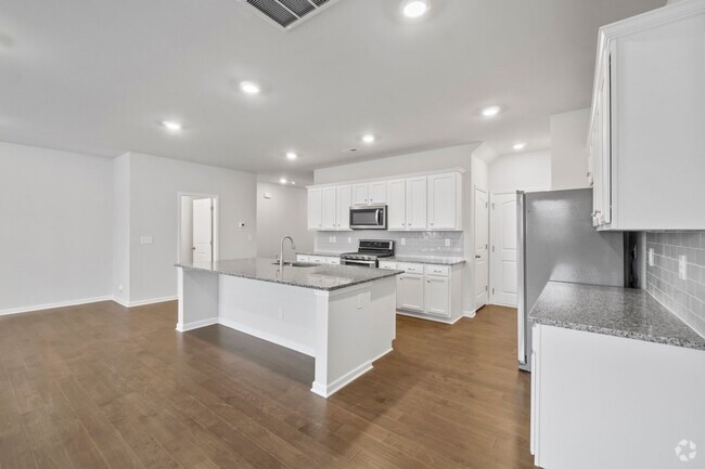 Building Photo - Like Brand New Luxury Townhome in Matthews!